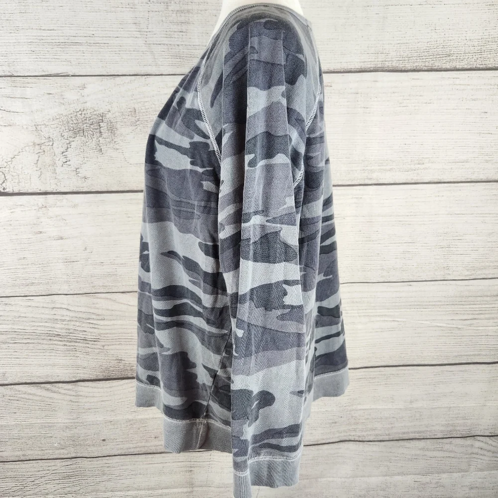 Lucky Brand Women's Crew Neck Gray Camo Pullovers Sweater